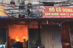 Ngọn lửa thiêu rụi nhiều tài sản. (Nguồn: vov.vn)