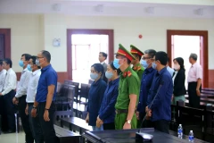 Các bị cáo tại phiên tòa ngày 11/11/2020. (Ảnh: Thành Chung/TTXVN)