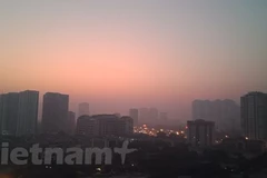 Hiện trạng ô nhiễm không khí tại một số khu vực ở Hà Nội vẫn đáng lo. (Ảnh: Hùng Võ/Vietnam+)
