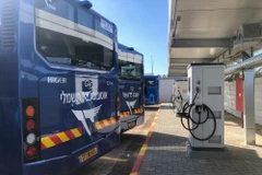 Trạm tập kết xe buýt điện tại thành phố Ramat Gan. (Ảnh minh họa: Vũ Hội/TTXVN)