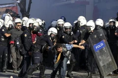 Mỹ, EU chỉ trích Thổ Nhĩ Kỳ bắt giữ các nhân vật của giới truyền thông