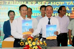 Quang cảnh lễ ký kết hợp tác phát triển Văn hóa, Thể thao và Du lịch giữa tỉnh Bình Thuận và Ninh Thuận giai đoạn 2023-2025. (Ảnh: Nguyễn Thanh/TTXVN)