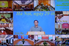 Thủ tướng phát biểu tại Hội nghị tổng kết công tác phòng, chống dịch COVID-19, diễn ra tại Hà Nội và trực tuyến đến các tỉnh, thành phố ngày 29/10 vừa qua. (Ảnh: Dương Giang/TTXVN)