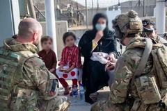 Người Afghanistan chạy trốn. (Nguồn: Reuters)