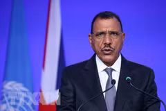 Tổng thống bị lật đổ của Niger Mohamed Bazoum . (Ảnh: AFP/TTXVN)