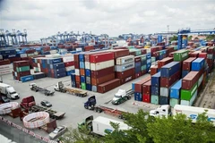 Các container hàng hóa tại Tân Cảng Sài Gòn. (Ảnh: Hồng Đạt/TTXVN)