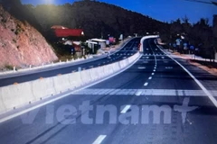 Dự án mở rộng Quốc lộ 1 đoạn qua tỉnh Quảng Bình giúp giảm ùn tắc giao thông. (Ảnh: Việt Hùng/Vietnam+)