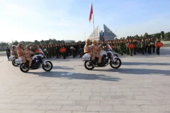 Lực lượng Cảnh sát giao thông Công an tỉnh Ninh Thuận ra quân đợt cao điểm tấn công, trấn áp tội phạm. (Ảnh: Nguyễn Thành/TTXVN)