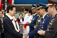 Quang cảnh Lễ đón Thủ tướng Nguyễn Tấn Dũng tại sân bay Halim Perdanakusuma chiều 6/5. (Ảnh: Đức Tám/TTXVN)