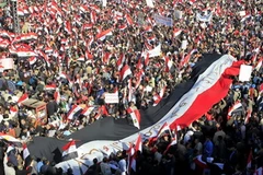 Hàng nghìn người biểu tình tại quảng trường quận Abbassiya, Cairo, Ai Cập. (Ảnh: AFP/TTXVN)