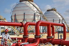 Lọc dầu Dung Quất. (Ảnh: TTXVN)