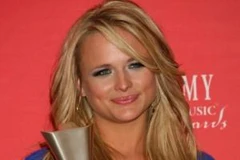 Năm 2010 của Miranda Lambert khép lại với thành công rực rỡ trong âm nhạc và... giảm cân. (Ảnh: Internet)