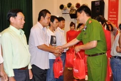 Các “hiệp sĩ đường phố” được tôn vinh sáng 23/11. (Ảnh: Vietnamnet)