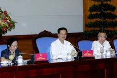 Thủ tướng Nguyễn Tấn Dũng phát biểu kết luận phiên họp. (Ảnh: Đức Tám/TTXVN)