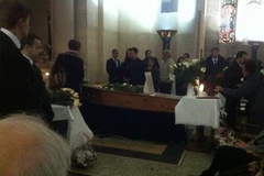 Lễ tang bà Xuân Phương. (Ảnh: Phân xã TTXVN tại Paris)