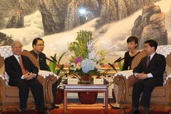 Bí thư Thành uỷ Thâm Quyến tiếp Tổng Bí thư Nguyễn Phú Trọng. (Ảnh: Trí Dũng/TTXVN)