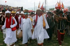 Đồng bào Chăm Bàlamôn đón Lễ hội Katê. (Ảnh: Công Thử/TTXVN)