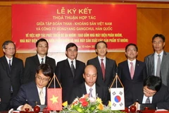 Tại lễ ký thỏa thuận. (Ảnh: Trần Việt/TTXVN)