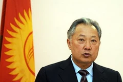 Tổng thống bị lật đổ Kyrgyzstan, Kurmanbek Bakiyev phát biểu tại Minks ngày 21/4. (Nguồn: Getty Images)