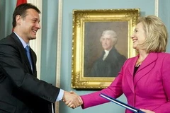 Ngoại trưởng Mỹ Hillary Clinton và Ngoại trưởng Croatia Gordan Jandrokovic trong lễ ký. (Nguồn: Getty Images)