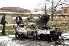 Hiện trường vụ đánh bom xe ở thành phố Kizlyar, nước Cộng hòa Dagestan thuộc Nga. (Nguồn: Reuters)