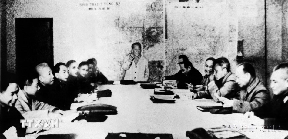 Đứng trước thời cơ chiến lược lớn với điều kiện đầy đủ về quân sự và chính trị, tháng 10/1974, Bộ Chính trị Trung ương Đảng họp thảo luận kế hoạch chiến lược giải phóng miền Nam. (Ảnh: TTXVN)