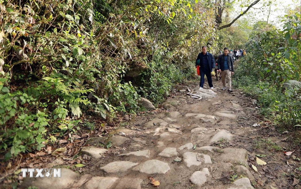 Đường đá cổ Pavie được làm đầu thế kỷ XX do người Pháp khảo sát thiết kế và thi công để phục vụ cho việc khai thác thuộc địa. (Ảnh: Quý Trung/TTXVN)