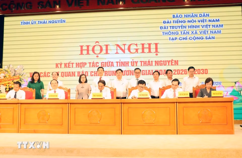 Lễ ký kết hợp tác giữa Tỉnh ủy Thái Nguyên và các cơ quan báo chí Trung ương giai đoạn 2026-2030. (Ảnh: Trần Trang/TTXVN)
