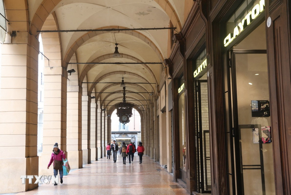 Muôn vẻ mái vòm tại Bologna. (Ảnh: Dương Hoa/TTXVN)