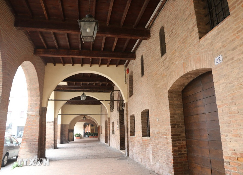 Muôn vẻ mái vòm tại Bologna. (Ảnh: Dương Hoa/TTXVN)