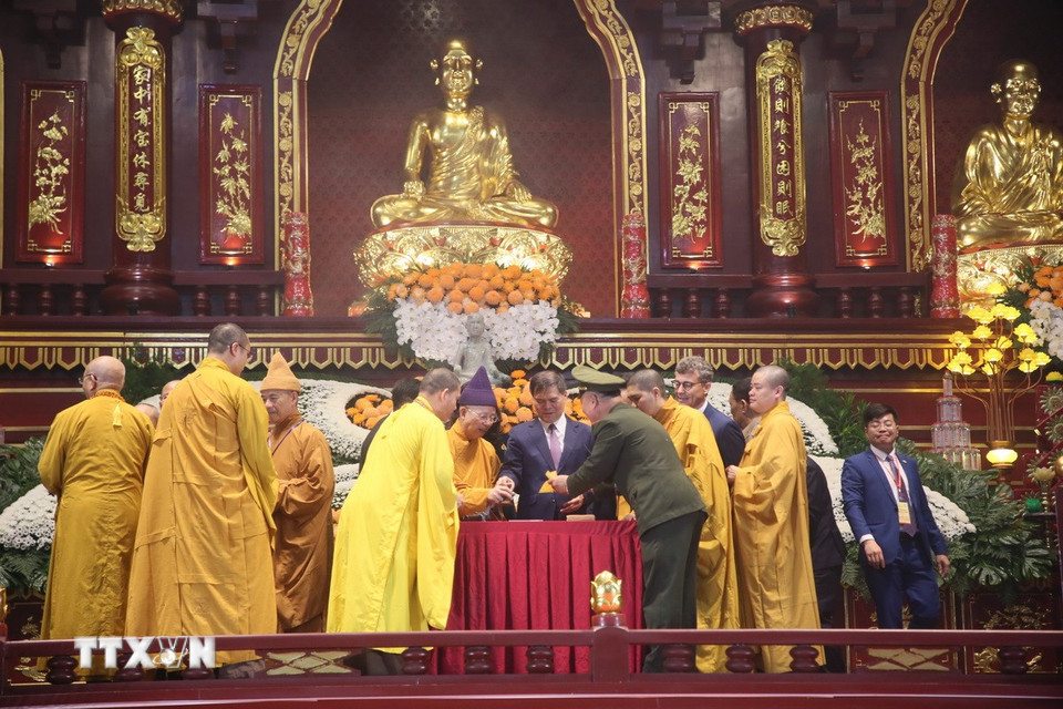 Nghi thức đóng ấn tại Khai hội Xuân Yên Tử năm 2026. (Ảnh: Thanh Vân/TTXVN)