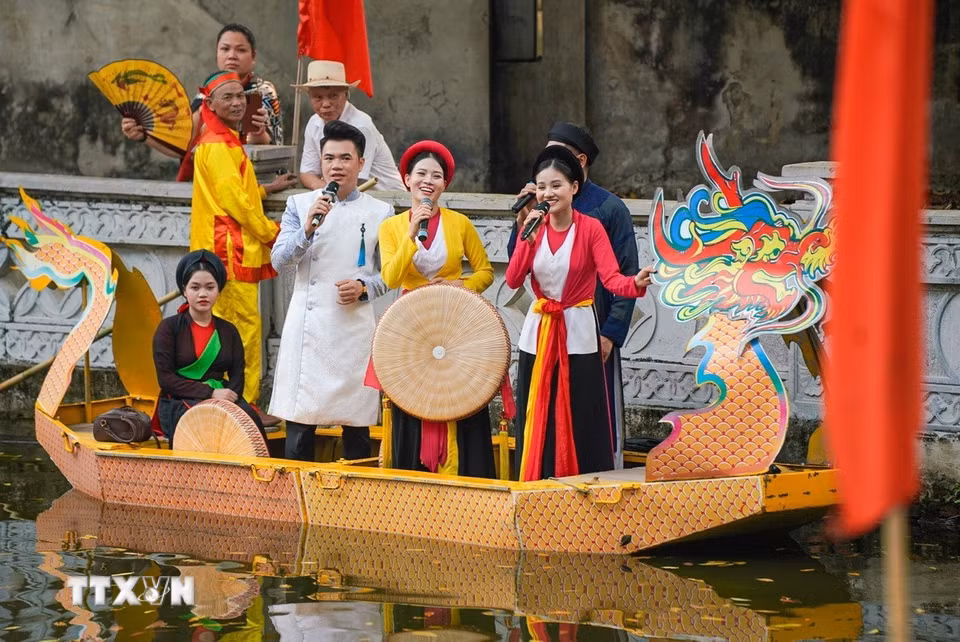 Tiết mục văn nghệ tại Lễ hội. (Ảnh: Khánh Hòa/TTXVN)