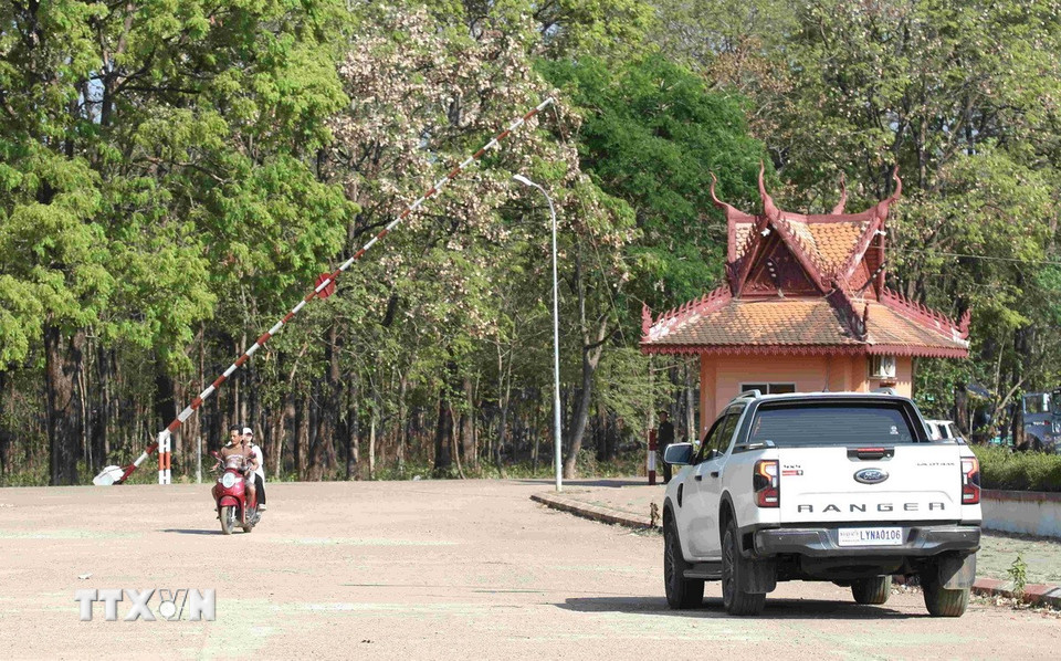 Cặp cửa khẩu Trapeang Kriel - Nong Nok Khiene được thiết lập vào năm 2017 là cửa ngõ giao thương quan trọng giữa Campuchia và Lào và dòng chảy thương mại khu vực. Trong ảnh: Lối vào cửa khẩu Trapeang Kriel phía Campuchia. (Ảnh: Huỳnh Thảo/TTXVN)