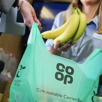 Siêu thị tại châu Âu đã sử dụng rộng rãi túi phân hủy sinh học từ nhiều năm nay. (Nguồn: businessgreen)