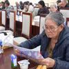 86 tuổi vẫn đi lấy mẫu ADN, gần 80 năm nuôi hy vọng tìm người cậu liệt sĩ