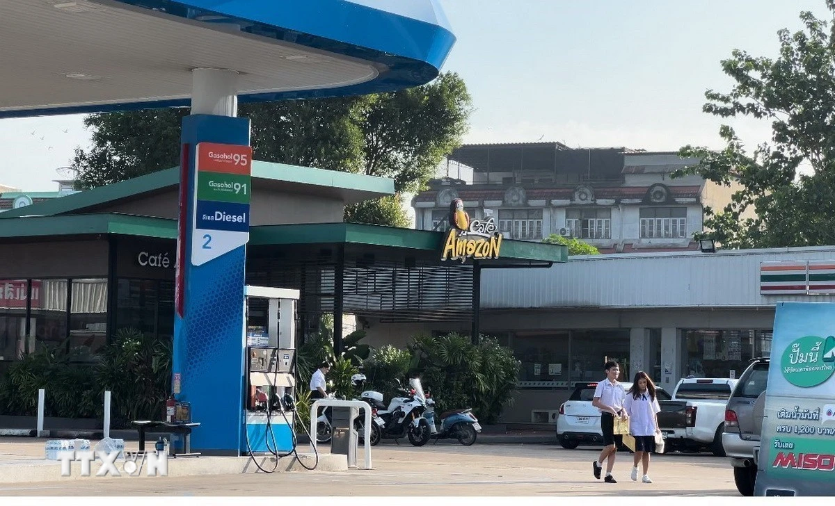 Thủ tướng Thái Lan chính thức xin lỗi về thiếu sót trong quản lý khủng hoảng nhiên liệu