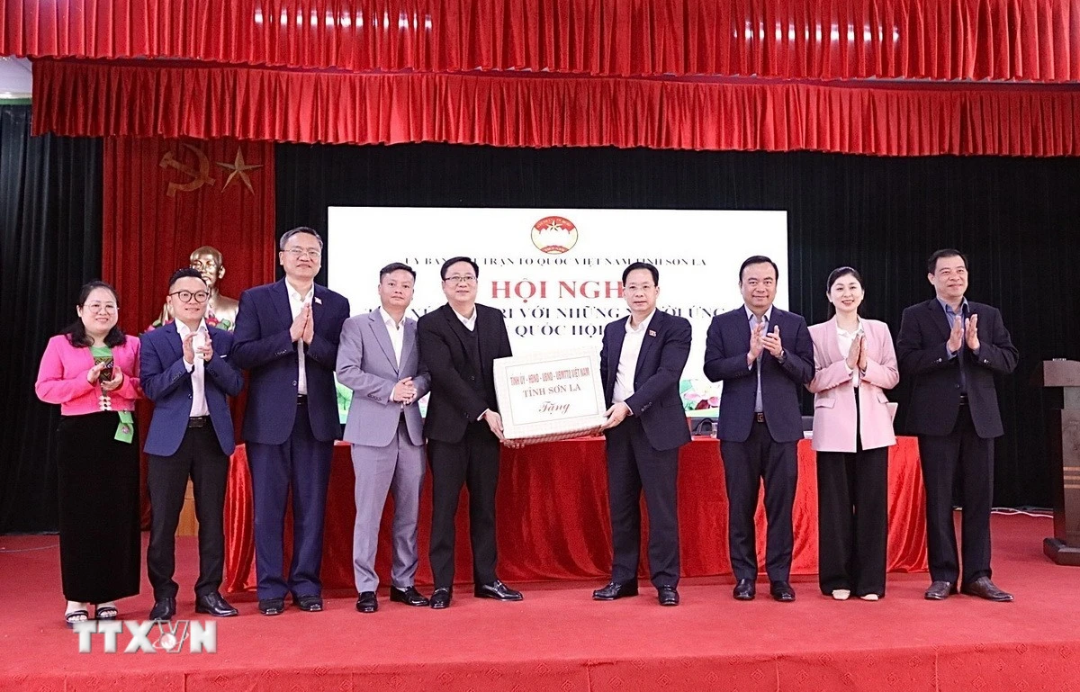 Các ứng cử viên cam kết thực hiện lời hứa với cử tri trước ngày bầu cử