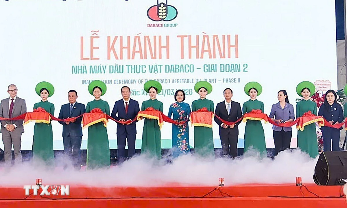 Phó Chủ tịch Quốc hội dự khánh thành nhà máy ứng dụng công nghệ trong sản xuất