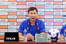 Huấn luyện viên đội tuyển Việt Nam Kim Sang Sik. (Ảnh: Tạ Toàn/TTXVN)