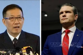 Thượng Tướng Đổng Quân, Bộ trưởng Quốc phòng Trung Quốc (trái) và Bộ trưởng Quốc phòng Mỹ Pete Hegseth. (Ảnh: Kyodo, Latin Times/TTXVN)