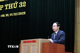 Ủy viên Trung ương Đảng, Bí thư Thành ủy Hải Phòng Lê Tiến Châu phát biểu tại kỳ họp. (Ảnh: Mạnh Tú/TTXVN)