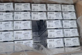 Tai nghe là hàng giả mạo nhãn hiệu APPLE