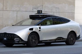 Tensor Robocar - chiếc xe robot cá nhân tự hành hoàn toàn đầu tiên trên thế giới. (Nguồn: Just Auto)