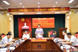 Bà Hà Thị Nga, Bí thư Tỉnh ủy Tuyên Quang điều hành thảo luận tại Hội nghị. (Ảnh: Hoàng Hải/TTXVN)