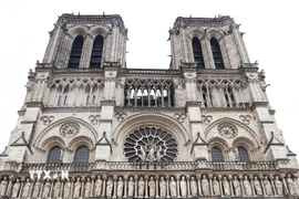 Nhà thờ Đức Bà Paris xuất hiện trên đồng 2 euro mới 