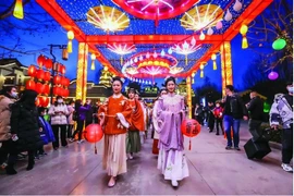 Giới trẻ Trung Quốc (Ảnh: VCG/Forbes)