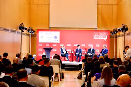 Diễn đàn "Đối thoại Việt Nam 2025" thảo luận về chủ đề lớn đang định hình tương lai hợp tác kinh tế Việt Nam - Liên minh châu Âu (EU) - (Ảnh: Phương Hoa/TTXVN)