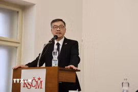 Đại sứ Việt Nam tại CH Séc Dương Hoài Nam phát biểu tại hội nghị. (Ảnh: Việt Thắng/TTXVN)