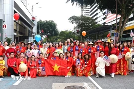 Đông đảo người Việt tại các bang ở Malaysia tham gia sự kiện tại Kuala Lumpur. (Ảnh: Viên Luyến/TTXVN)