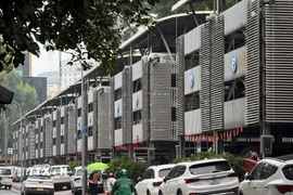 Bãi đỗ xe trên phố Nguyễn Công Hoan (Hà Nội) được xây dựng theo công nghệ Hàn Quốc, gồm 17 block cao 4 tầng, có hệ thống giám sát an ninh và các biện pháp phòng cháy chữa cháy. (Ảnh: Quốc Lũy/TTXVN)